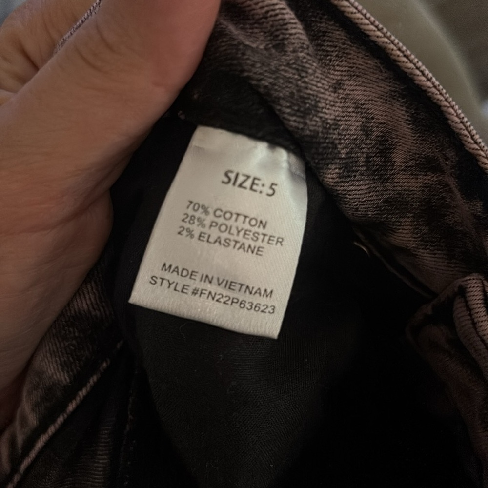 Fashionnova women’s distressed Pink Cargo Jeans - Picture 5 of 5